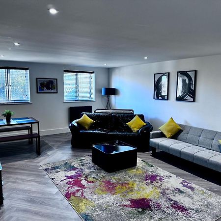 New 2 Bed Apartment In Royston High St מראה חיצוני תמונה
