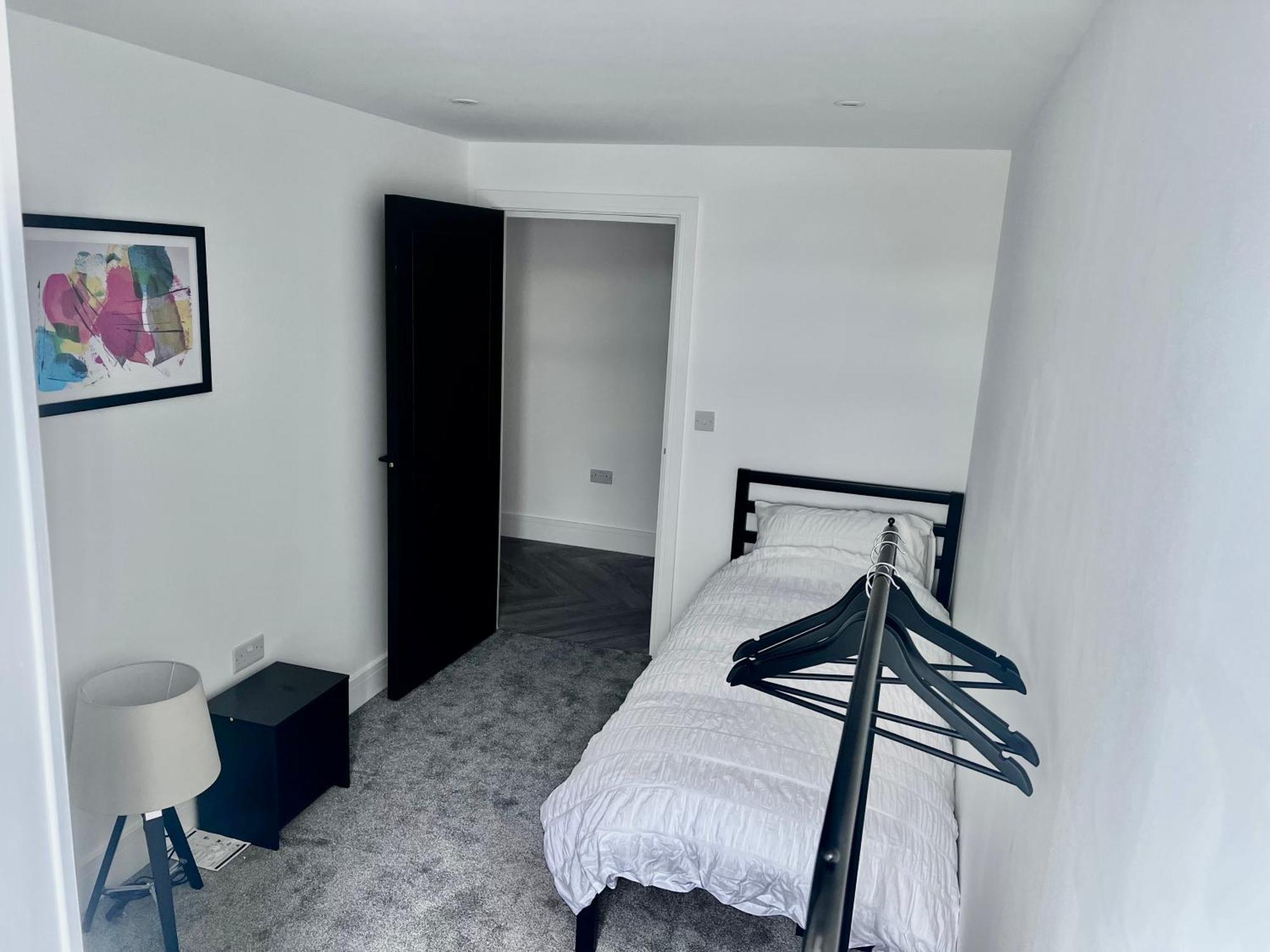 New 2 Bed Apartment In Royston High St מראה חיצוני תמונה