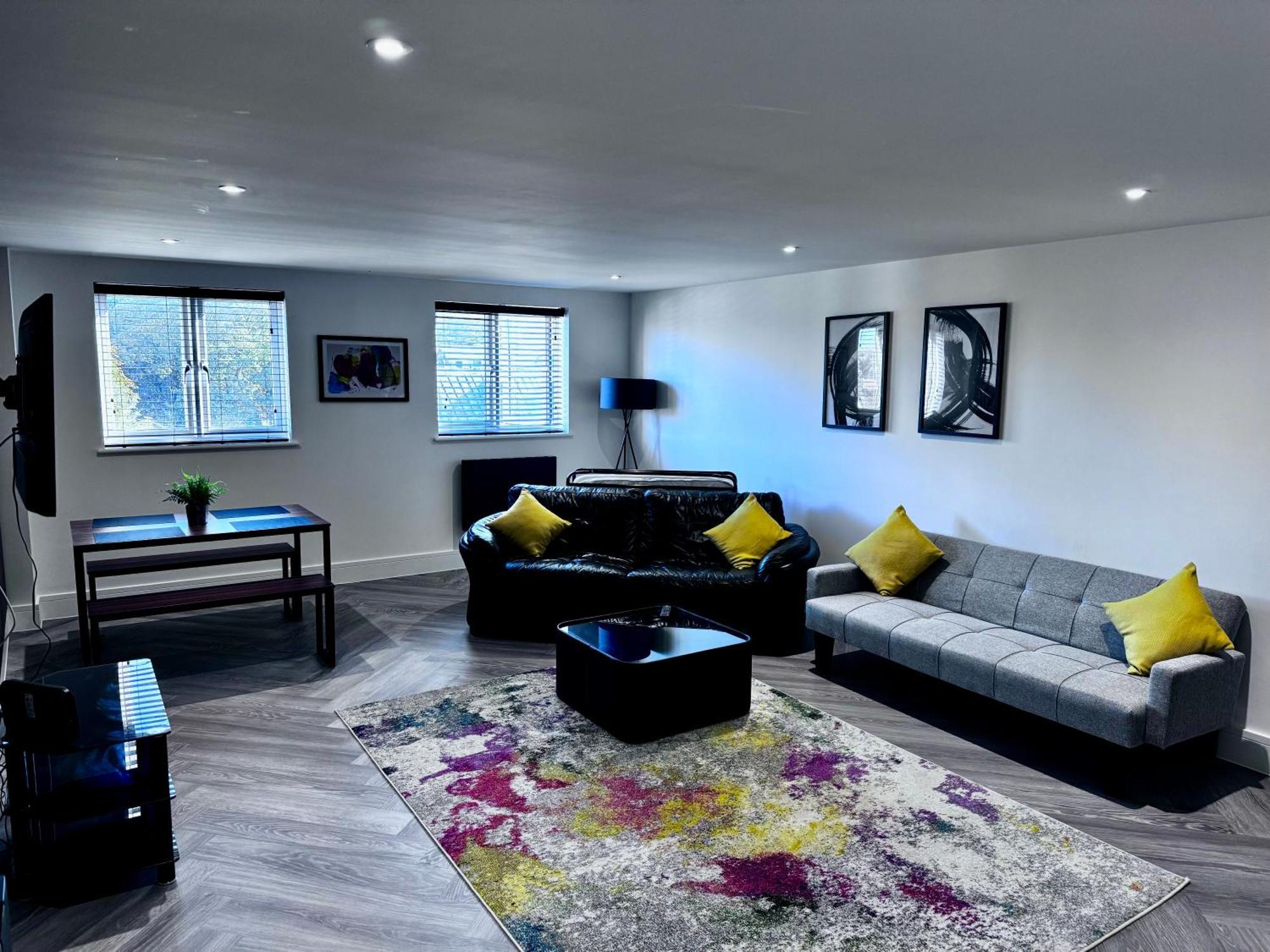 New 2 Bed Apartment In Royston High St מראה חיצוני תמונה