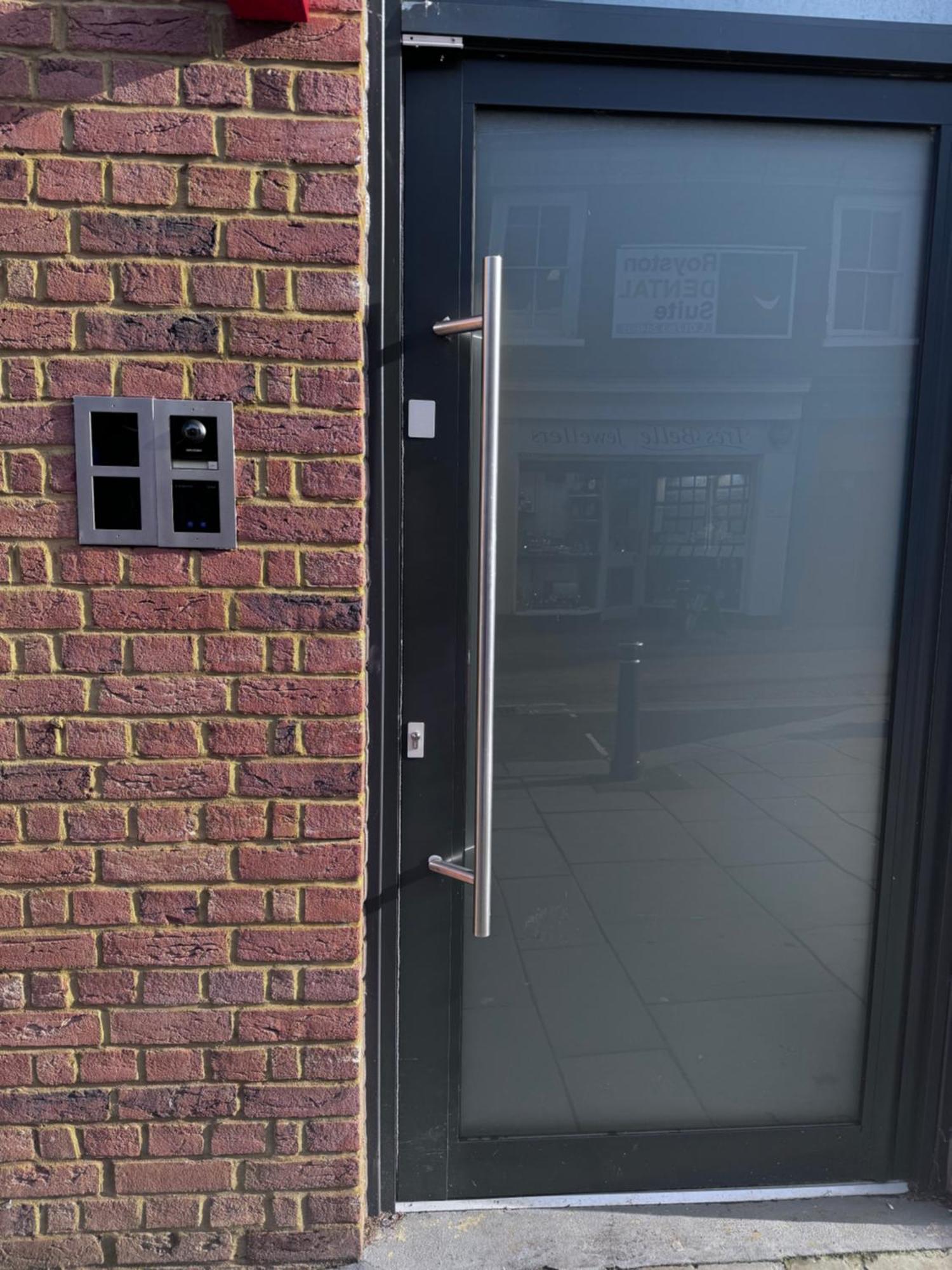 New 2 Bed Apartment In Royston High St מראה חיצוני תמונה